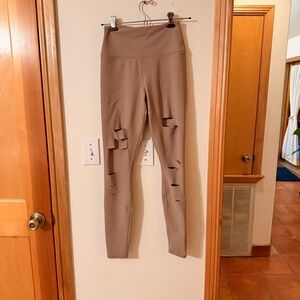 ALO Yoga Cream Leggings